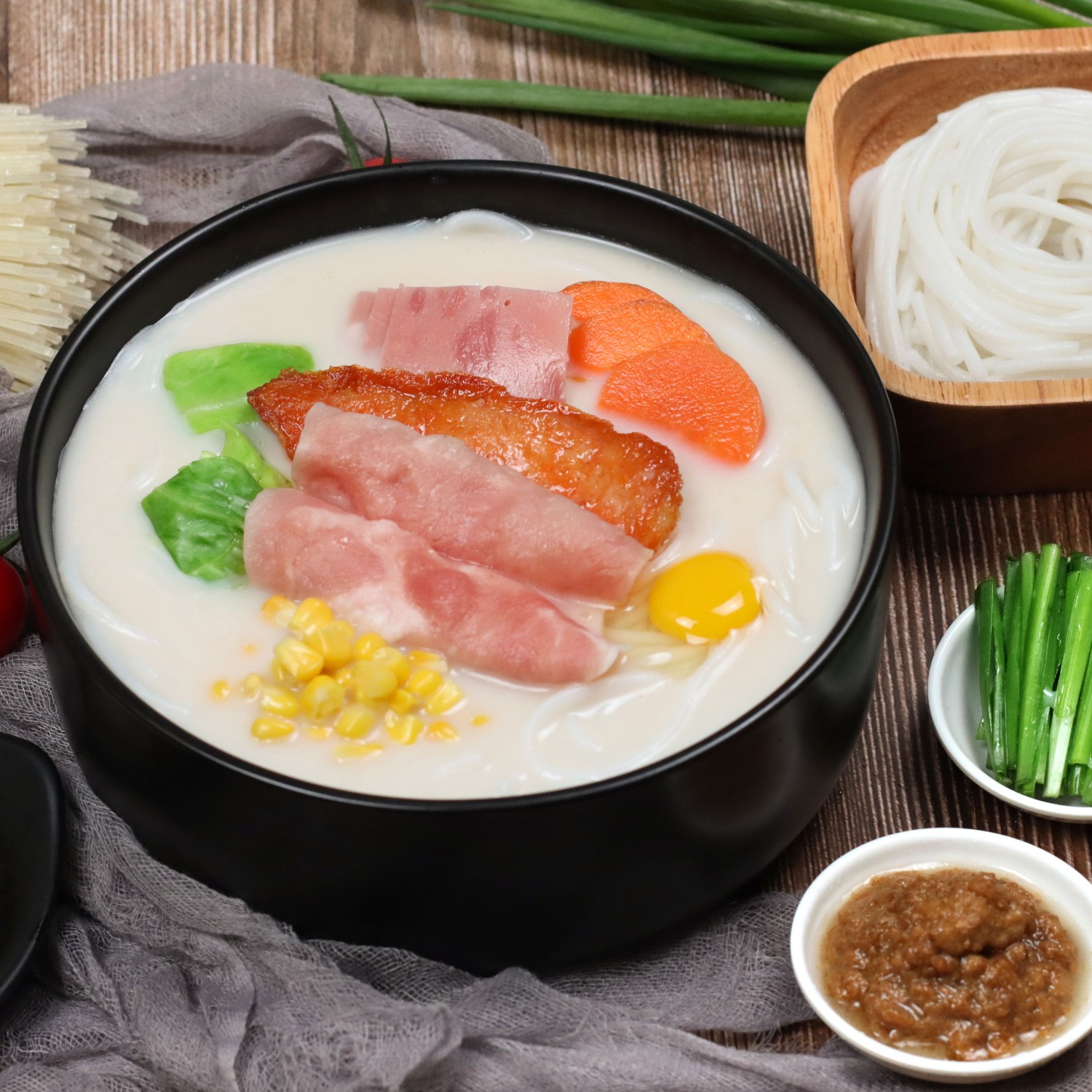 狀元米線(xiàn)自有工廠(chǎng)，口味穩定，運營(yíng)經(jīng)驗豐富