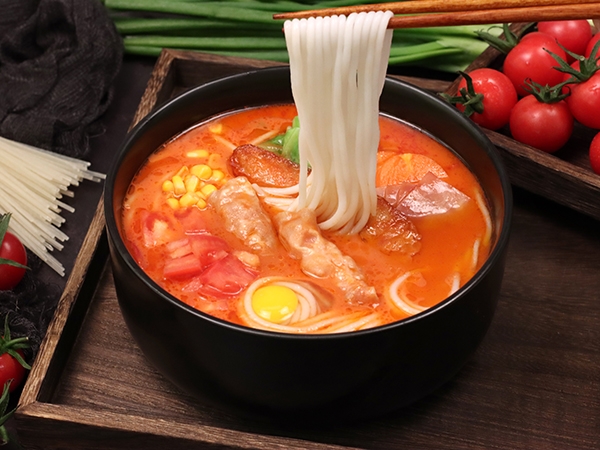 狀元米線招商加盟火熱進(jìn)行中，30平方米起可立店，簡(jiǎn)單好操作，歡迎隨時(shí)來(lái)總部考察，全國(guó)合作熱線：400-967-2208