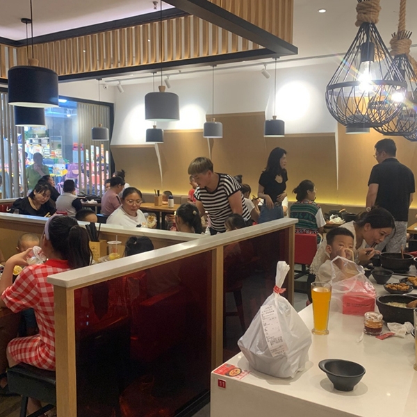 創(chuàng  )業(yè)加盟好項目，加盟狀元米線(xiàn)，讓你成功當老板，純大米米線(xiàn)新潮流新趨勢，加盟熱線(xiàn)：400-967-2208